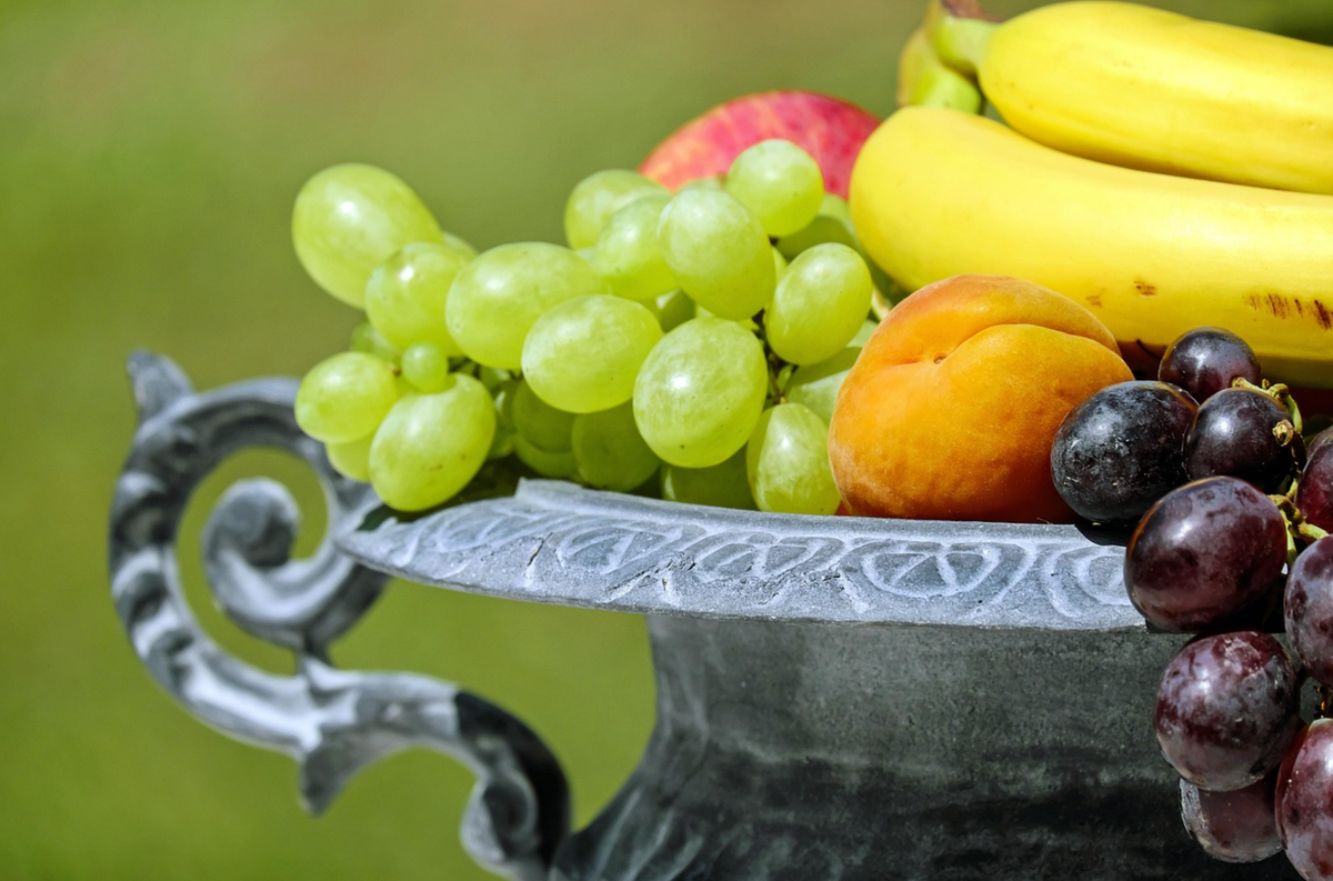 Ethylene Gas Explained: How Fruit Makes Vegetables Spoil Faster (And How to Prevent It)