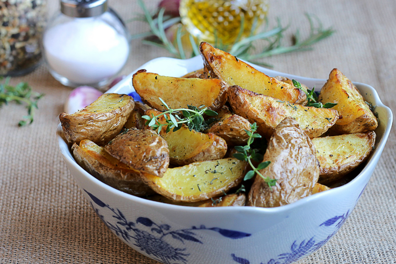 Lemon, Thyme and Rosemary Potato Wedges Recipe